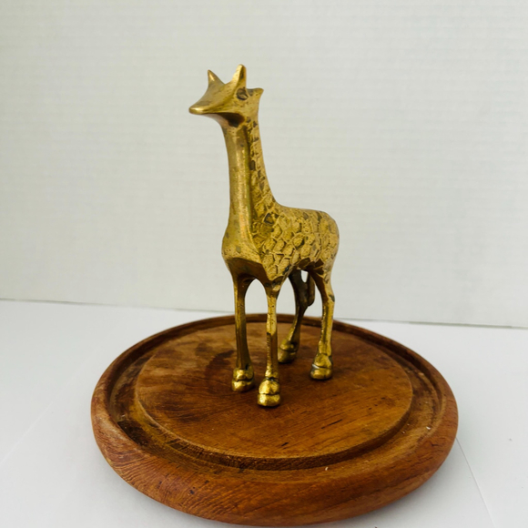 Vintage Brass Giraffe Paperweight, Small Office Decor, 1970s Collectible - Picture 3 of 10